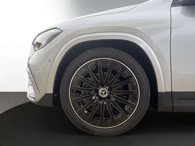 Mercedes-Benz GLA 220 4Matic 8G-DCT
