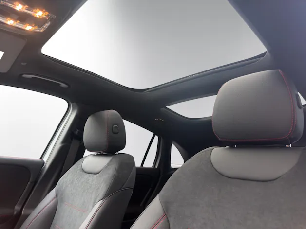 Mercedes-Benz GLA 220 4Matic 8G-DCT