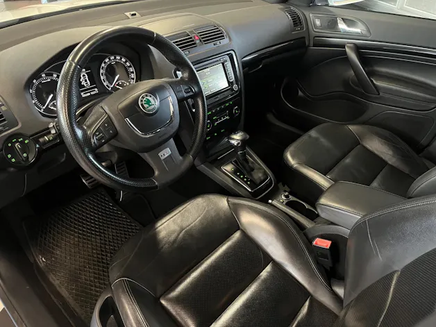 Škoda Octavia Combi 2.0 TSI RS DSG