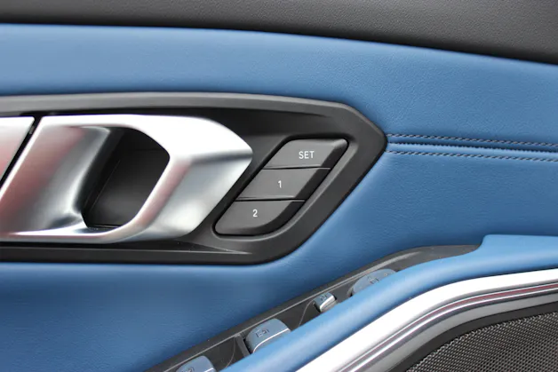 BMW M3 Competition M xDrive Carbon Exterieurpaket Individual *Frozen Pure Grey II metallic*