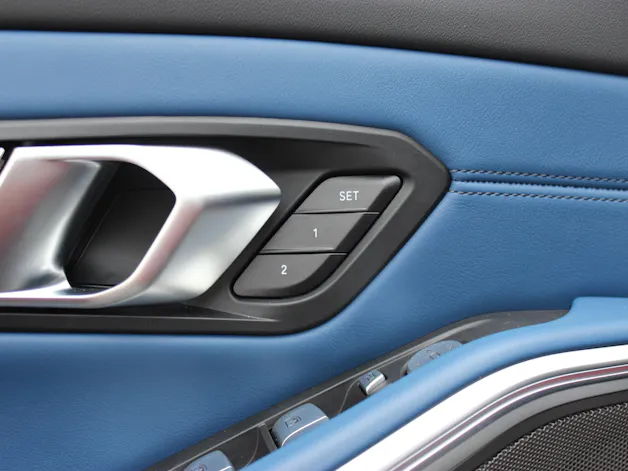 BMW M3 Competition M xDrive Carbon Exterieurpaket Individual *Frozen Pure Grey II metallic*