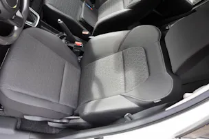 Suzuki Swift 1.2 Sakura Top Hybrid