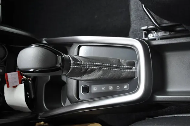 Suzuki Swift 1.2 Sakura Top Hybrid