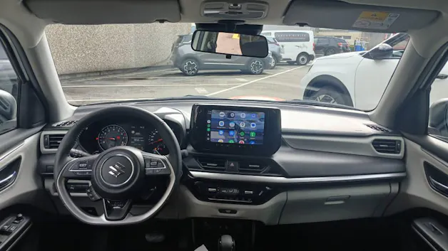 Suzuki Swift 1.2 Sakura Top Hybrid
