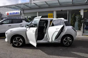Suzuki Swift 1.2 Sakura Top Hybrid