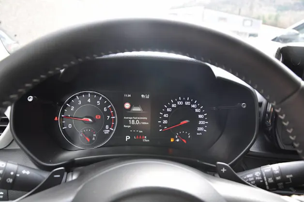 Suzuki Swift 1.2 Sakura Top Hybrid