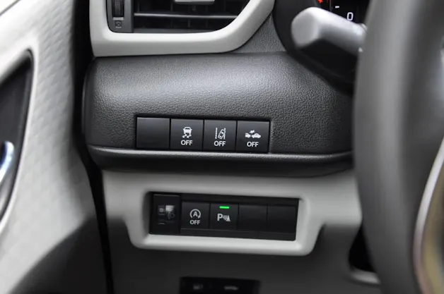 Suzuki Swift 1.2 Sakura Top Hybrid