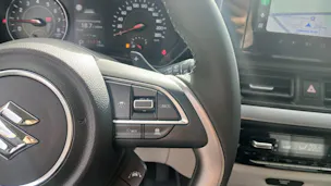 Suzuki Swift 1.2 Sakura Top Hybrid
