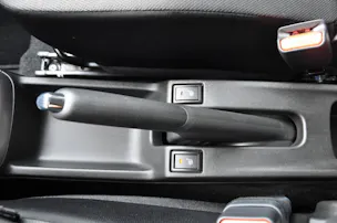 Suzuki Swift 1.2 Sakura Top Hybrid