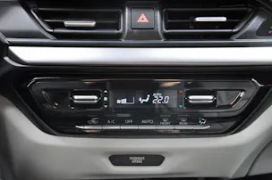 Suzuki Swift 1.2 Sakura Top Hybrid