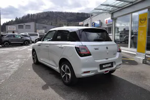 Suzuki Swift 1.2 Sakura Top Hybrid