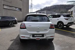 Suzuki Swift 1.2 Sakura Top Hybrid