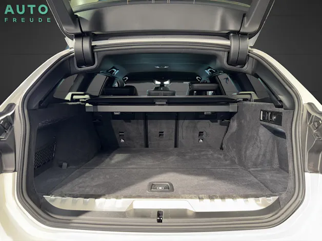 BMW 330e xDrive Touring M Sport