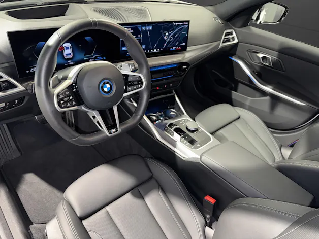 BMW 330e xDrive Touring M Sport