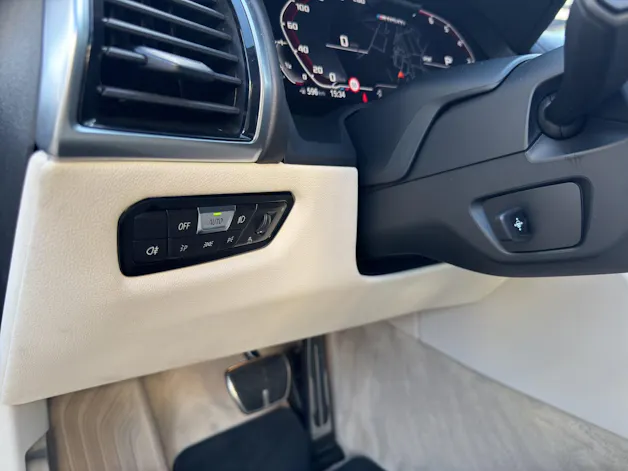 BMW M850i xDrive Cabriolet BOWERS & WILKINS DIAMOND SURROUND S