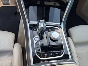 BMW M850i xDrive Cabriolet BOWERS & WILKINS DIAMOND SURROUND S