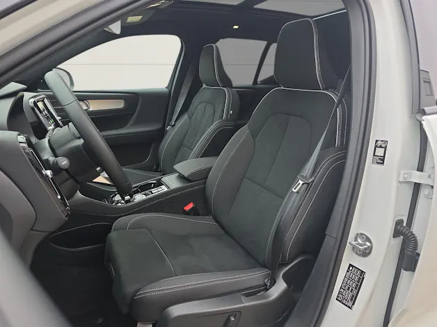 Volvo XC40 2.0 B4 MH Black Edition