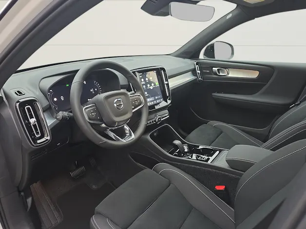 Volvo XC40 2.0 B4 MH Black Edition
