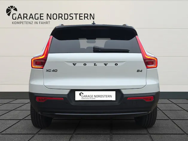 Volvo XC40 2.0 B4 MH Black Edition