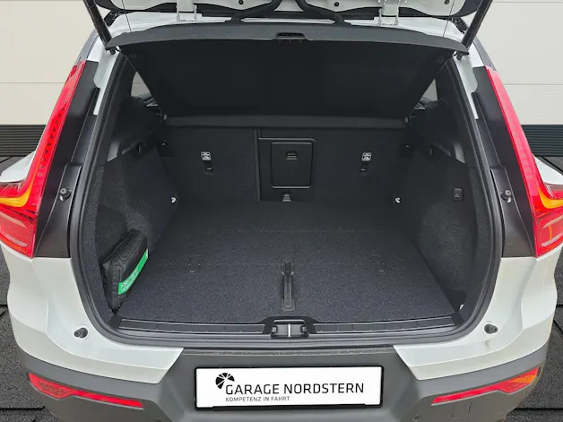 Volvo XC40 2.0 B4 MH Black Edition