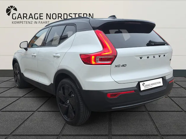 Volvo XC40 2.0 B4 MH Black Edition