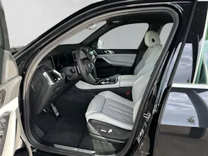 BMW X5 30d xDrive M Sport  (CH) AHK 3.5T ** 7 Places ** 📍