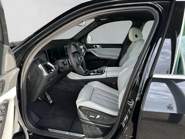 BMW X5 30d xDrive M Sport  (CH) AHK 3.5T ** 7 Places ** 📍