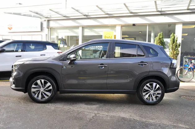 Suzuki S-Cross 1.4 T Sakura Top Hybrid 4x4