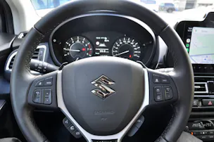 Suzuki S-Cross 1.4 T Sakura Top Hybrid 4x4