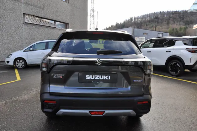 Suzuki S-Cross 1.4 T Sakura Top Hybrid 4x4