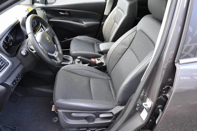 Suzuki S-Cross 1.4 T Sakura Top Hybrid 4x4