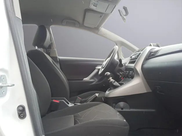 Toyota Verso 1.6 VVT-i Terra 5P