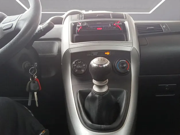 Toyota Verso 1.6 VVT-i Terra 5P