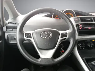 Toyota Verso 1.6 VVT-i Terra 5P