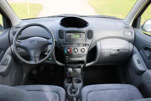 Toyota Yaris Verso 1.3 16V Linea Sol