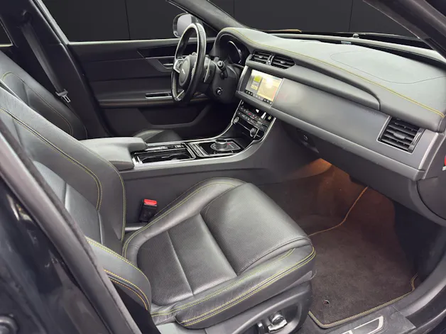 Jaguar XF Sportbrake 2.0 T 300 Sport AWD