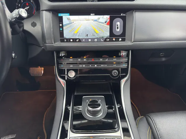 Jaguar XF Sportbrake 2.0 T 300 Sport AWD
