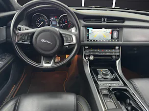 Jaguar XF Sportbrake 2.0 T 300 Sport AWD
