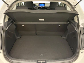 https://vehicle.imgix.net/4203003/c3e32428-48a2-45bd-a6a6-ae51bd656003.jpg