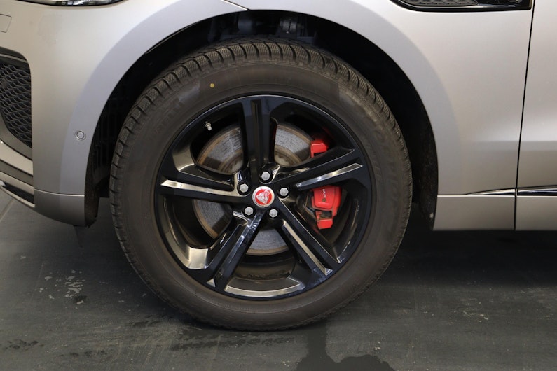 Vehicle image JAGUAR F-PACE