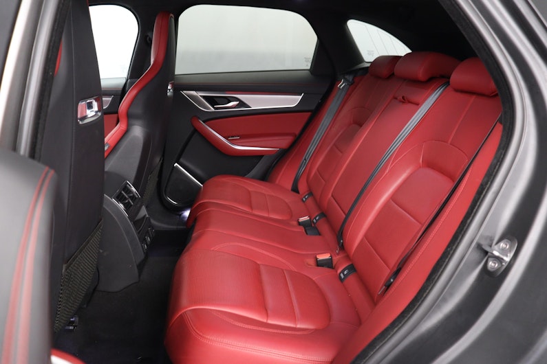 Vehicle image JAGUAR F-PACE