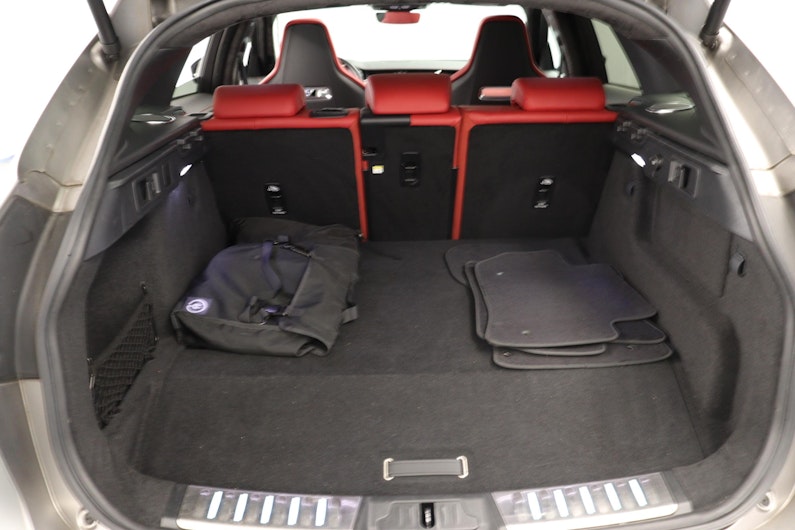 Vehicle image JAGUAR F-PACE