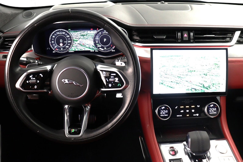 Vehicle image JAGUAR F-PACE