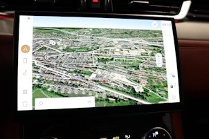 Vehicle image JAGUAR F-Pace 2.0 P400e R-Dynamic HSE AWD