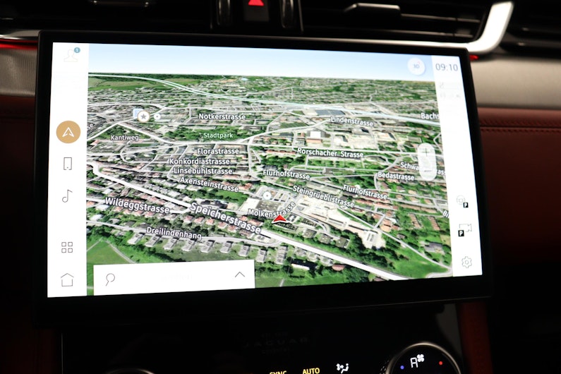 Vehicle image JAGUAR F-PACE