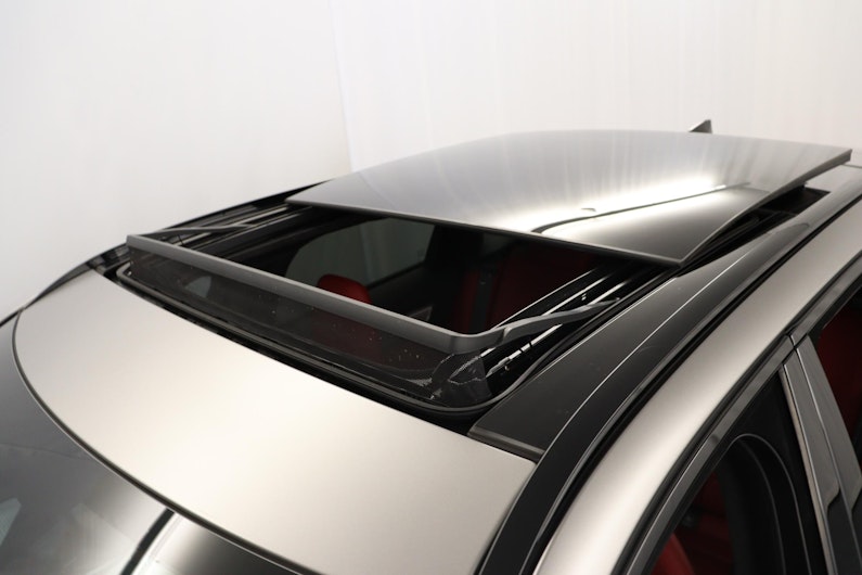 Vehicle image JAGUAR F-PACE