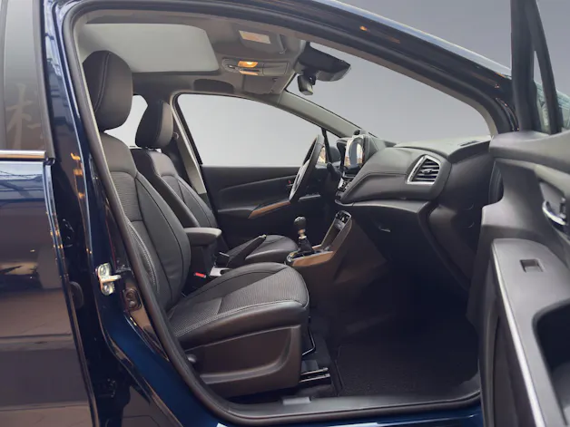 Suzuki S-Cross 1.4 T Sakura Top Hybrid 4x4