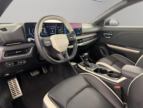 https://vehicle.imgix.net/4203361/f9c89308-4cc8-45be-8723-baa329d456af.jpg