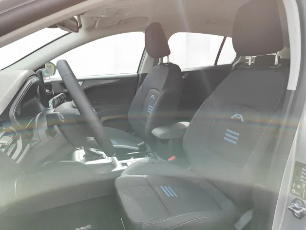 Ford Focus Station Wagon 1.0i EcoB Hybrid 155 Active X