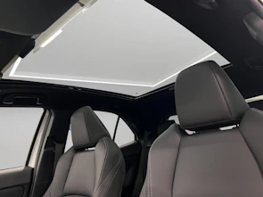 Fahrzeugbild TOYOTA Yaris Cross 1.5 VVT-i HSD Premium AWD-i